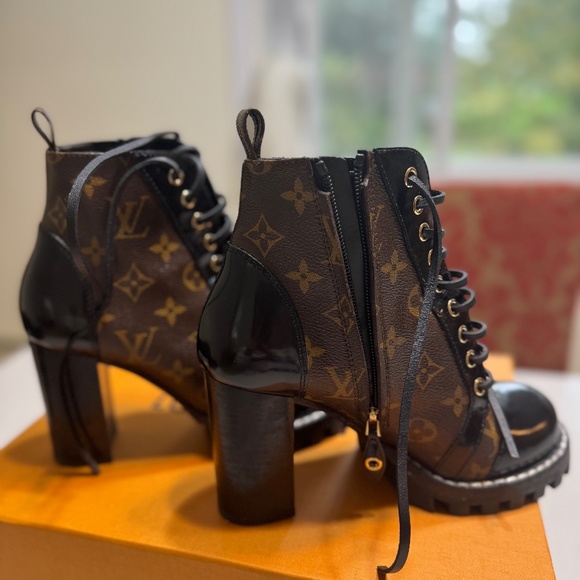 Louis Vuitton Patent Calfskin Monogram Star Trail Ankle Boots Size 37.5 Black - Picture 6 of 16